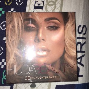 HUDA BEAUTY Highlighter Palette